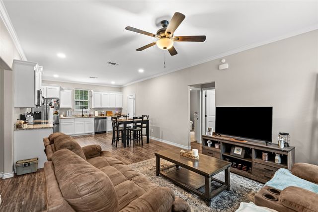 916 W Elm Street, Denison, TX 75020