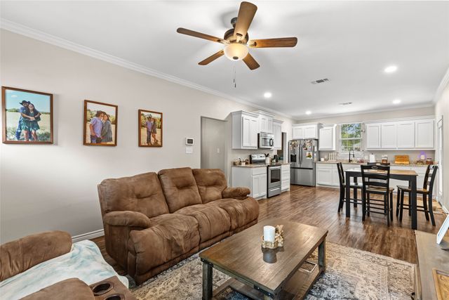 916 W Elm Street, Denison, TX 75020