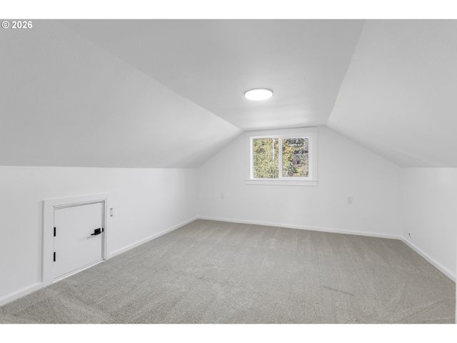 17909 OATFIELD Rd, Gladstone, OR 97027
