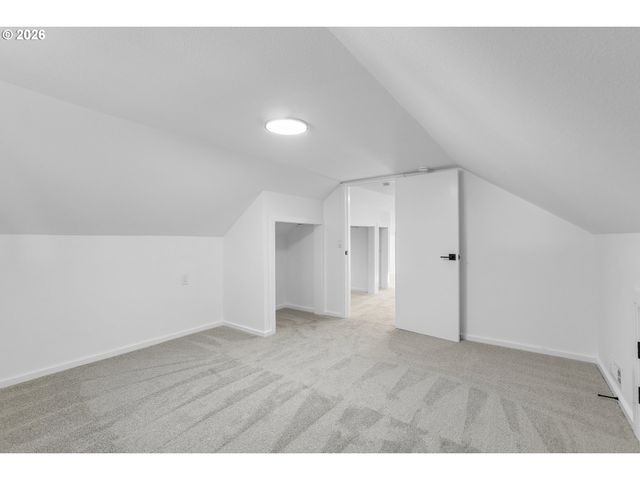 17909 OATFIELD Rd, Gladstone, OR 97027