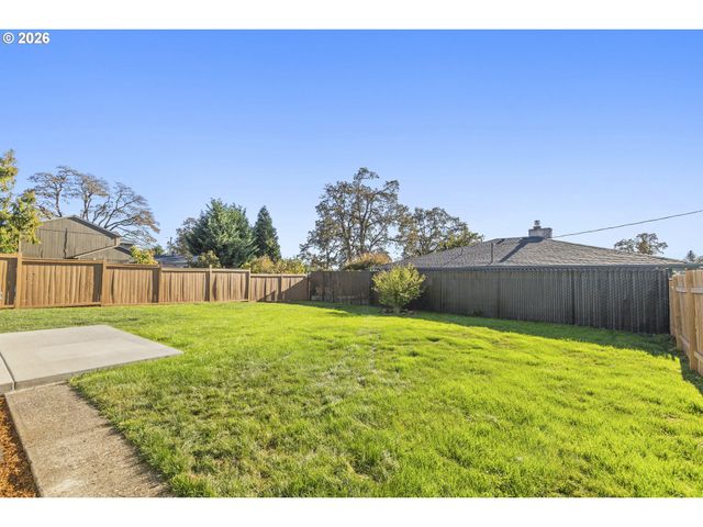17909 OATFIELD Rd, Gladstone, OR 97027