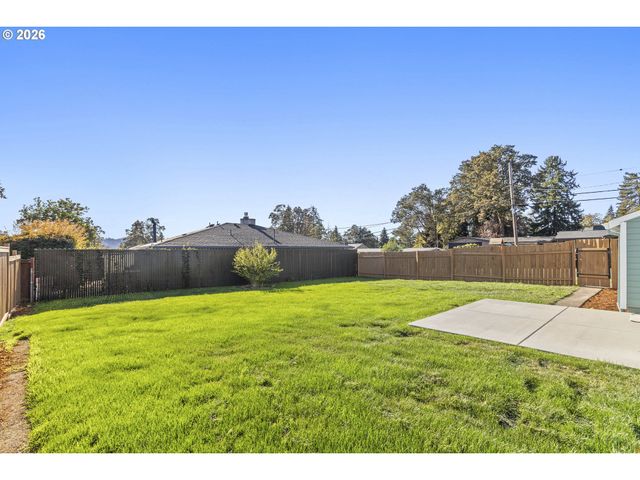 17909 OATFIELD Rd, Gladstone, OR 97027