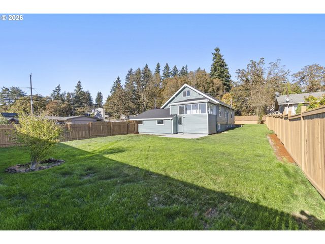17909 OATFIELD Rd, Gladstone, OR 97027