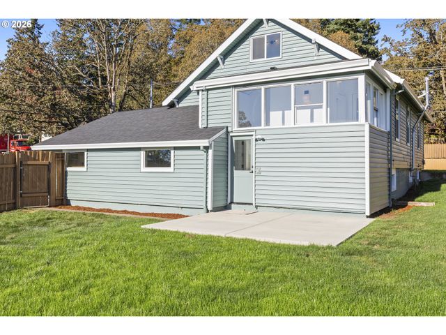 17909 OATFIELD Rd, Gladstone, OR 97027