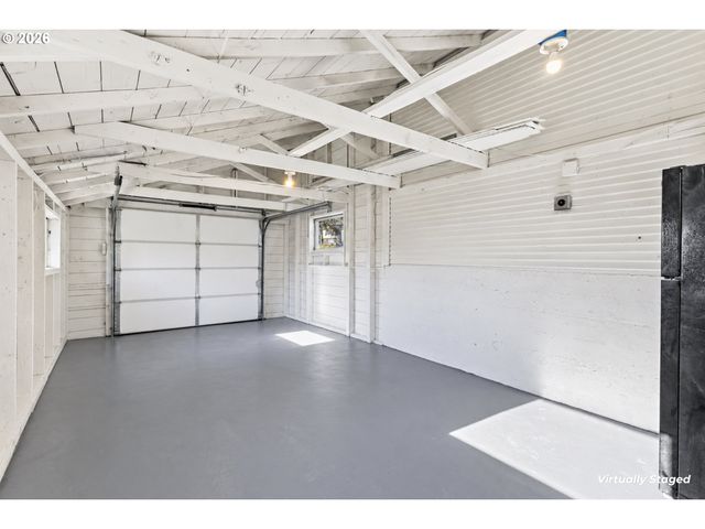 17909 OATFIELD Rd, Gladstone, OR 97027