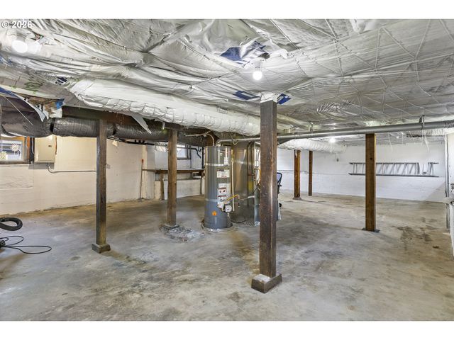 17909 OATFIELD Rd, Gladstone, OR 97027