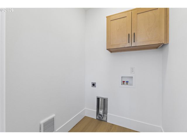 17909 OATFIELD Rd, Gladstone, OR 97027