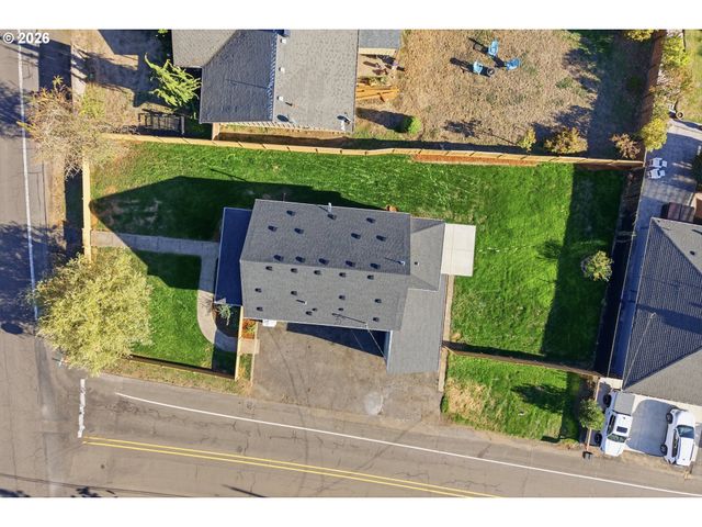 17909 OATFIELD Rd, Gladstone, OR 97027