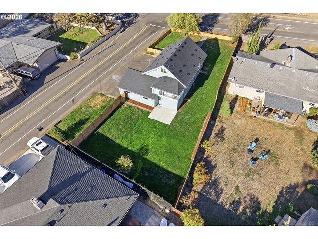 17909 OATFIELD Rd, Gladstone, OR 97027