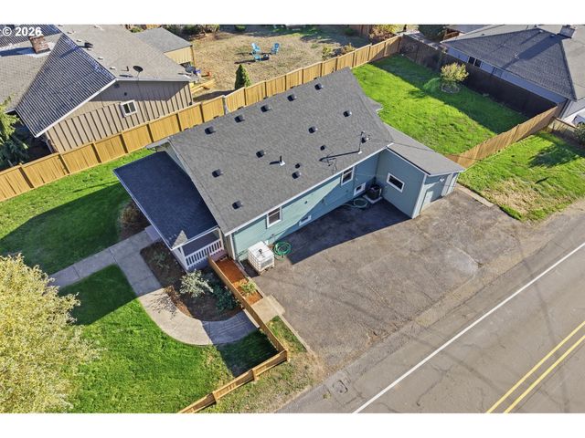 17909 OATFIELD Rd, Gladstone, OR 97027