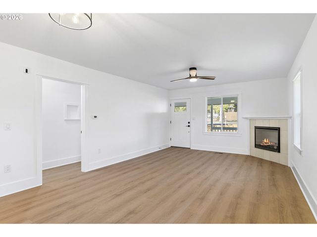 17909 OATFIELD Rd, Gladstone, OR 97027