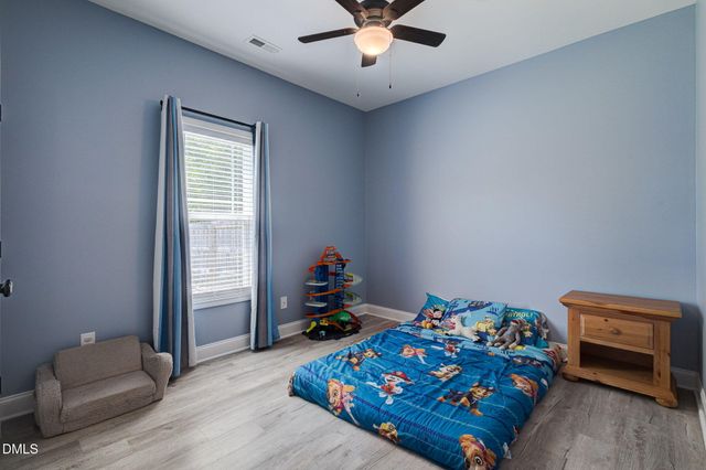 211 W Lewis Street, Four Oaks, NC 27524
