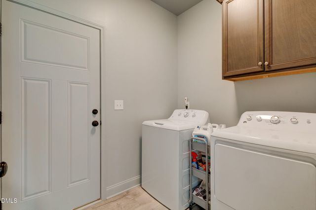 211 W Lewis Street, Four Oaks, NC 27524