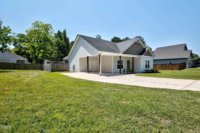 211 W Lewis Street, Four Oaks, NC 27524