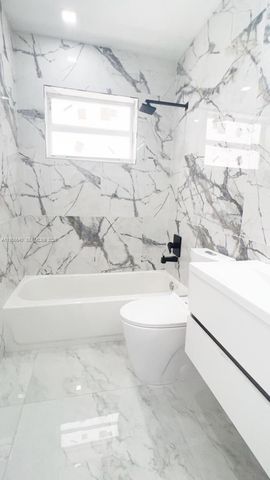 1013 NW 1st Ave, Hallandale Beach, FL 33009