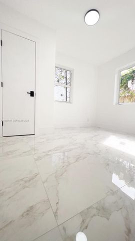 1013 NW 1st Ave, Hallandale Beach, FL 33009