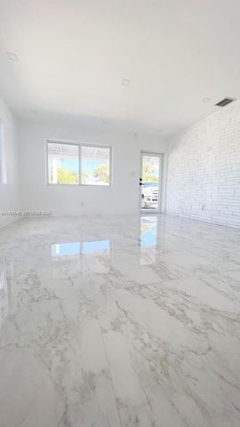 1013 NW 1st Ave, Hallandale Beach, FL 33009