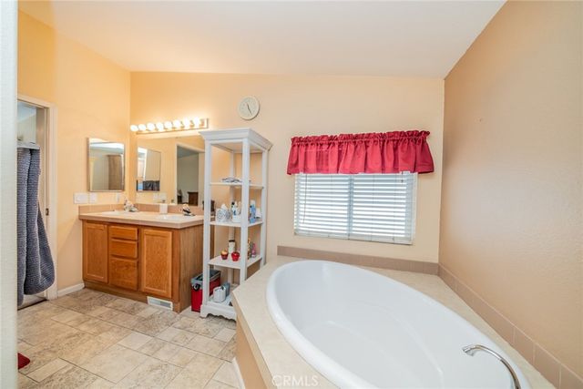 22241 Nisqually 118, Apple Valley, CA 92308