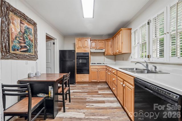 514 Lakeside Drive, Statesville, NC 28677