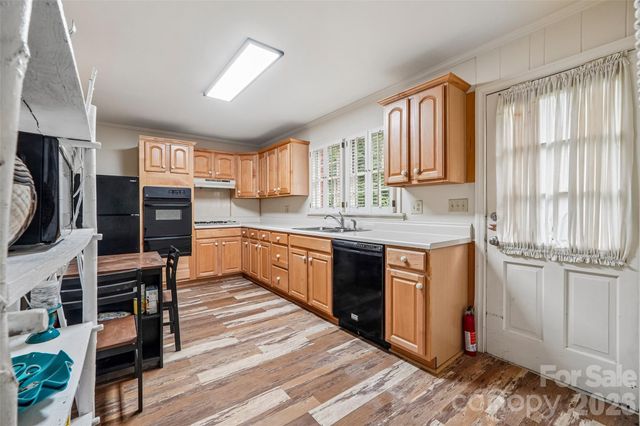514 Lakeside Drive, Statesville, NC 28677