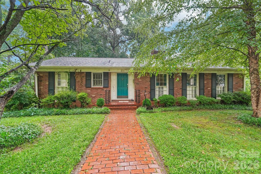 514 Lakeside Drive, Statesville, NC 28677