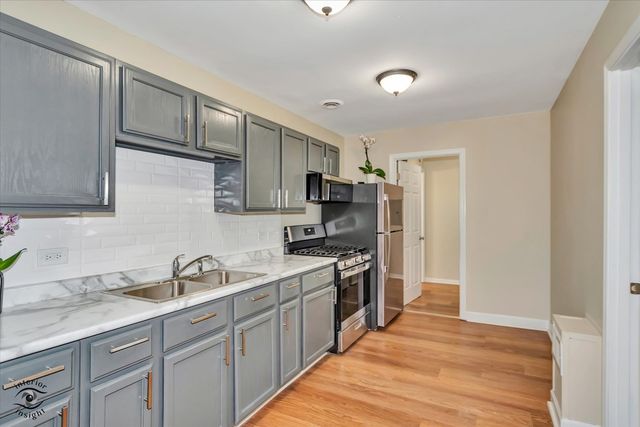 16511 Paulina Street, Markham, IL 60428