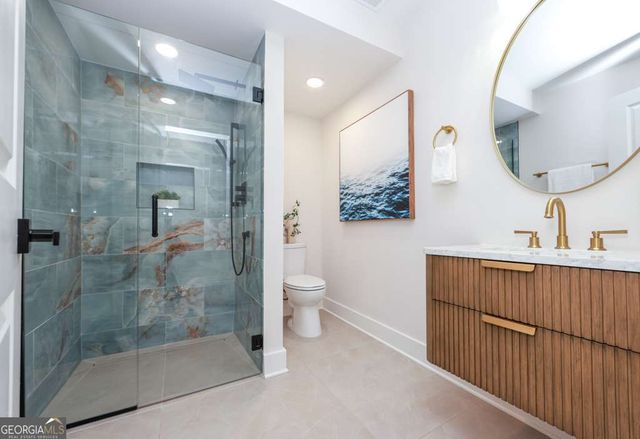 2566 Creekwood Terrace, Decatur, GA 30030