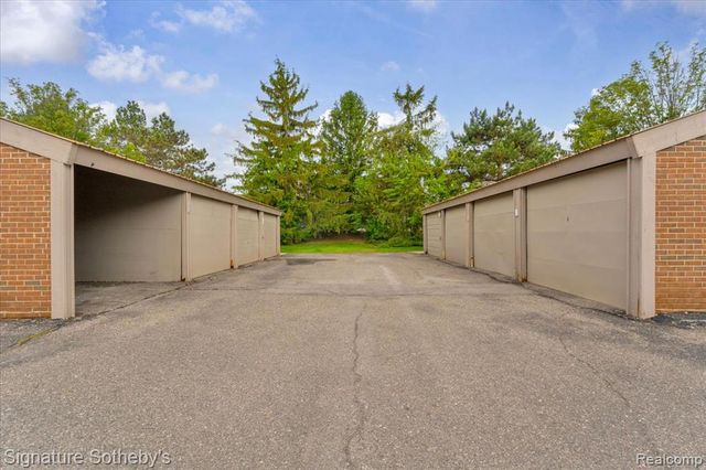 22331 Peachtree, Novi, MI 48375