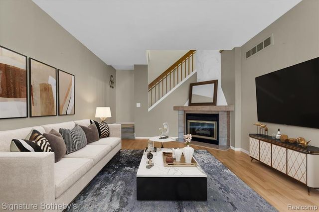 22331 Peachtree, Novi, MI 48375