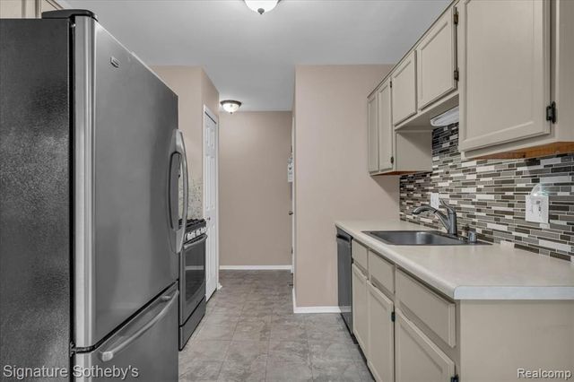 22331 Peachtree, Novi, MI 48375