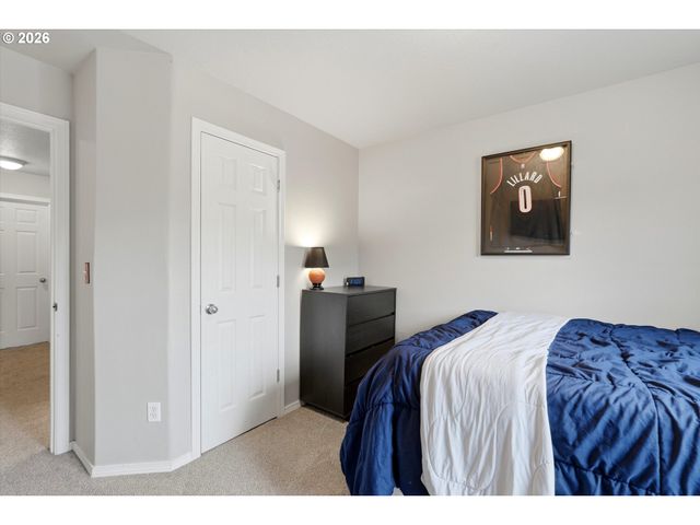 208 N WHITE OAK St, Newberg, OR 97132