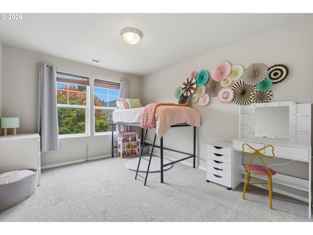 208 N WHITE OAK St, Newberg, OR 97132