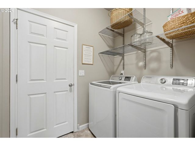 208 N WHITE OAK St, Newberg, OR 97132