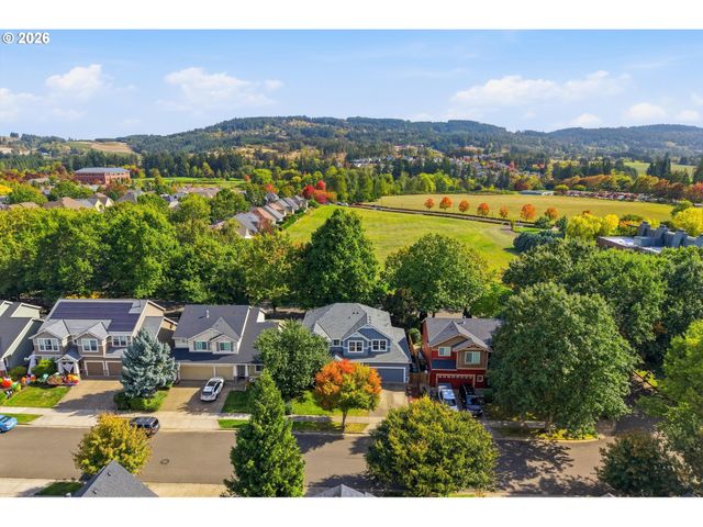 208 N WHITE OAK St, Newberg, OR 97132