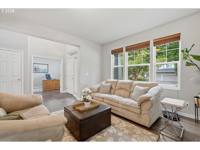 208 N WHITE OAK St, Newberg, OR 97132