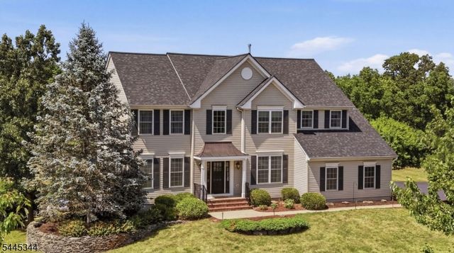 28 Music Mountain Blvd, West Amwell Twp., NJ 08530