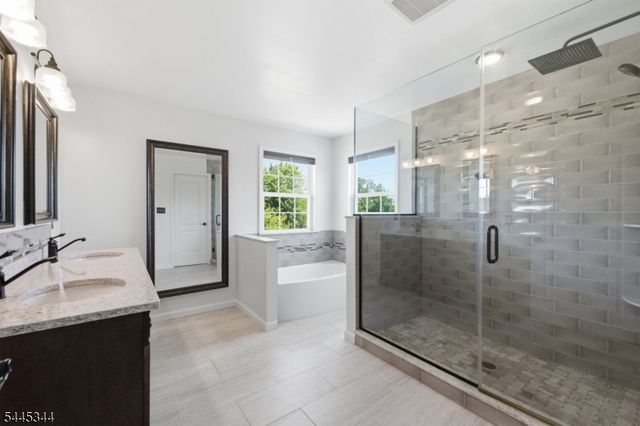28 Music Mountain Blvd, West Amwell Twp., NJ 08530
