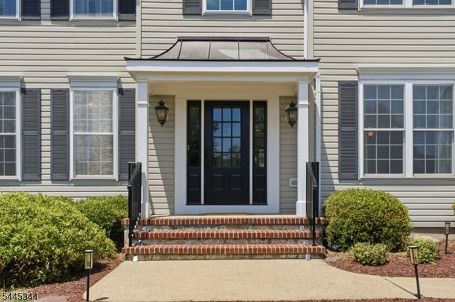 28 Music Mountain Blvd, West Amwell Twp., NJ 08530