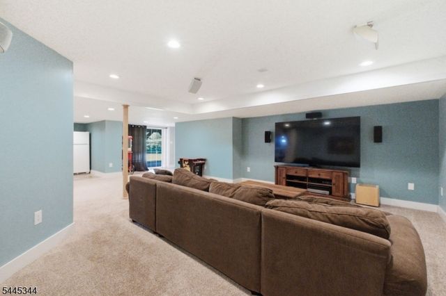 28 Music Mountain Blvd, West Amwell Twp., NJ 08530