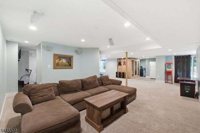 28 Music Mountain Blvd, West Amwell Twp., NJ 08530