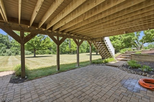 28 Music Mountain Blvd, West Amwell Twp., NJ 08530