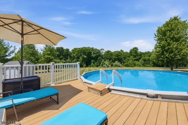 28 Music Mountain Blvd, West Amwell Twp., NJ 08530