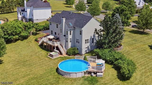 28 Music Mountain Blvd, West Amwell Twp., NJ 08530