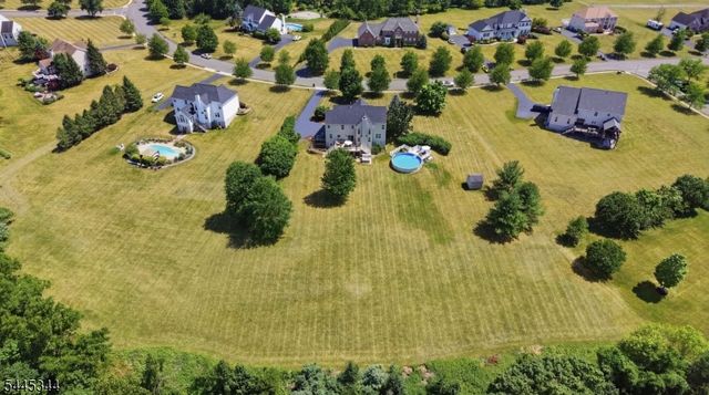 28 Music Mountain Blvd, West Amwell Twp., NJ 08530