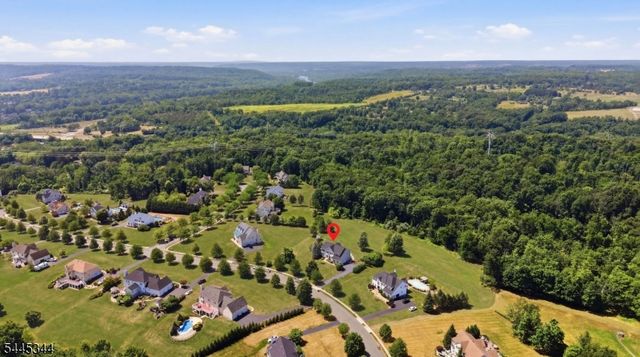 28 Music Mountain Blvd, West Amwell Twp., NJ 08530