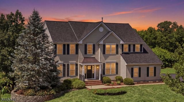 28 Music Mountain Blvd, West Amwell Twp., NJ 08530