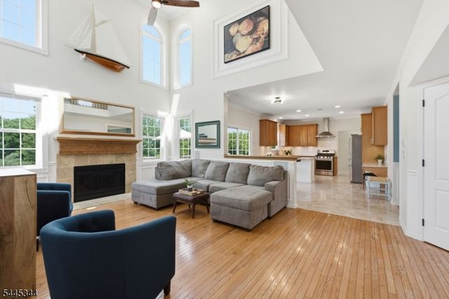 28 Music Mountain Blvd, West Amwell Twp., NJ 08530