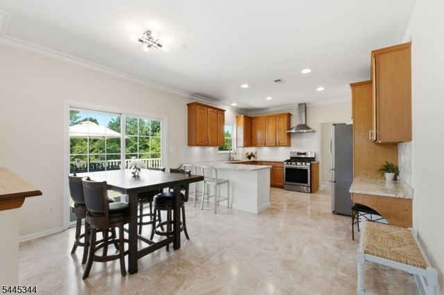 28 Music Mountain Blvd, West Amwell Twp., NJ 08530