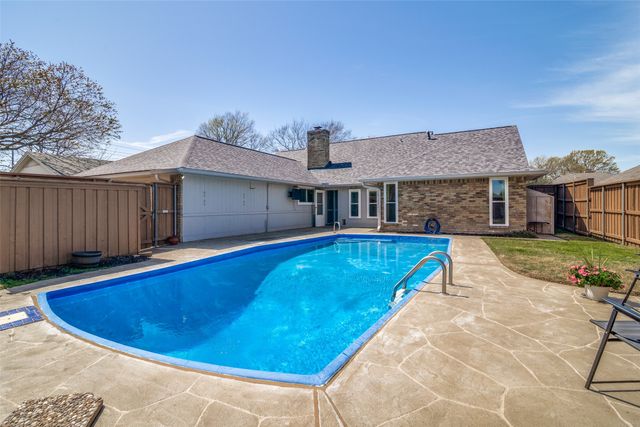 402 Fireside Drive, Richardson, TX 75081