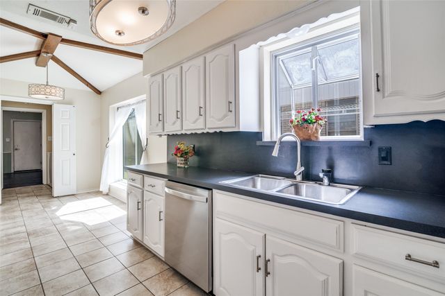 402 Fireside Drive, Richardson, TX 75081